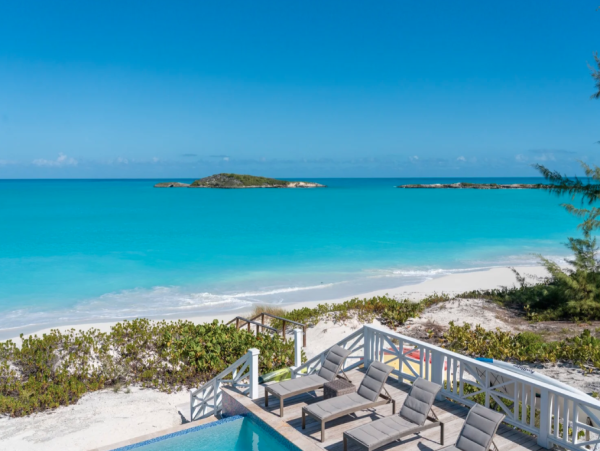 Luxurious Beachfront Villa in Little Exuma - 4-Bedroom Getaway